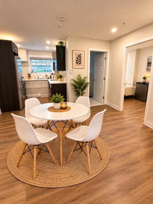 3 Bedeoom apartment in Heart of Montréal