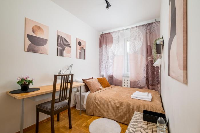 Metro Natolin Cozy Nest Apartment by BookingHost