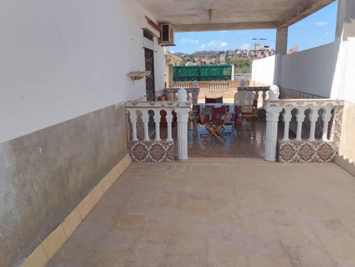 Appartement dans villa donnant sur la terrasse 3 eme étage