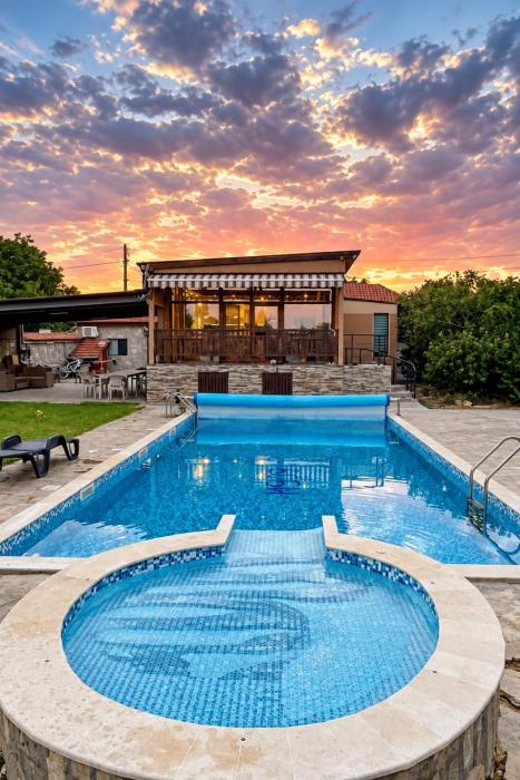 Divna Pool&Garden
