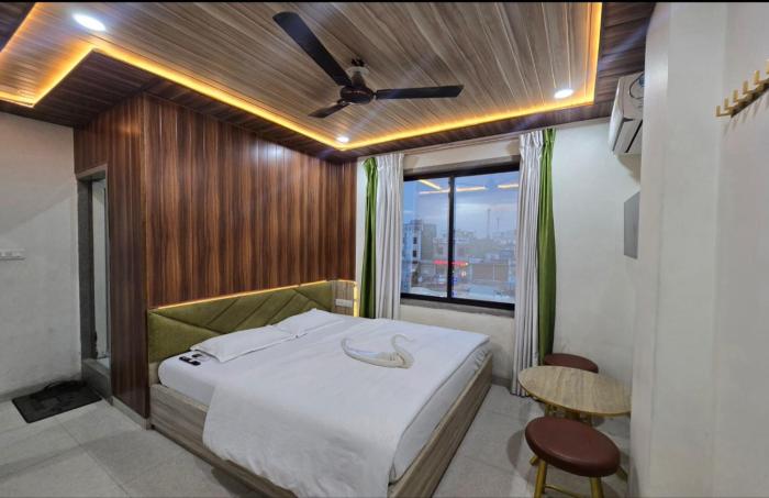 Sanidhya Hotel