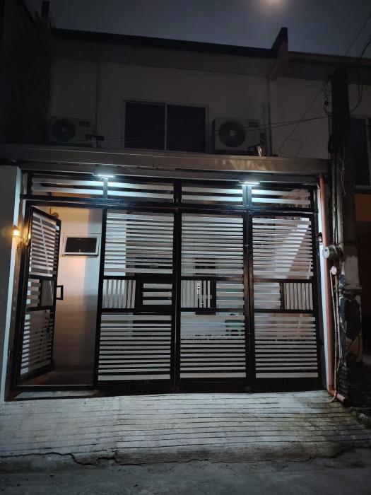 Cozy Transient Bria Homes Townhouse in Calamba
