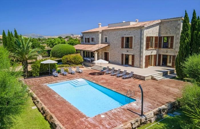 Bonita villa en Alcudia piscina cerca de la playa