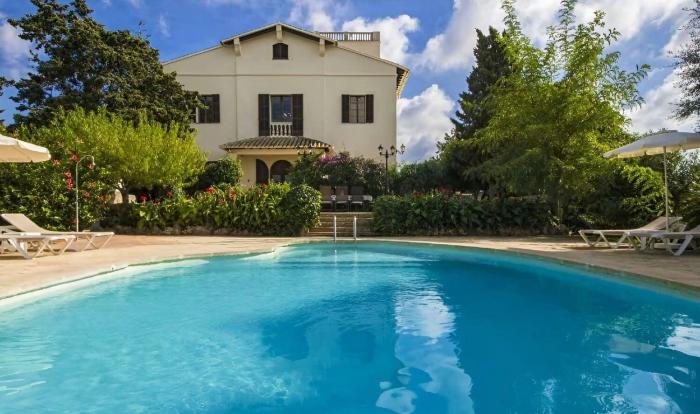 Gran casa de campo con piscina cerca del mar