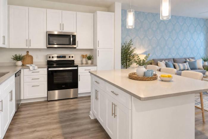 2BR Suite Pool, Gym, Games!