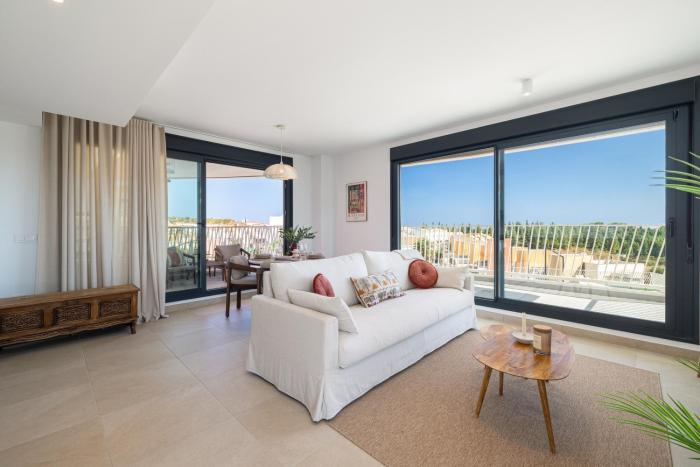 Family-friendly 2-bedroom penthouse with a padel court