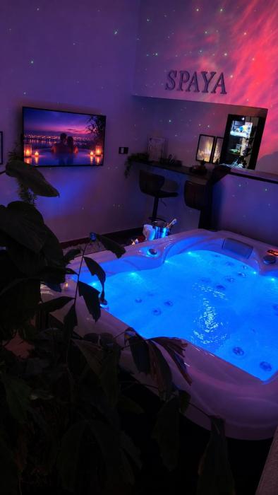 SPAYA JACUZZI centrum apartment - with home cinema & private parking