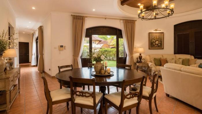 Airbee Villa Italian Tuscany Style