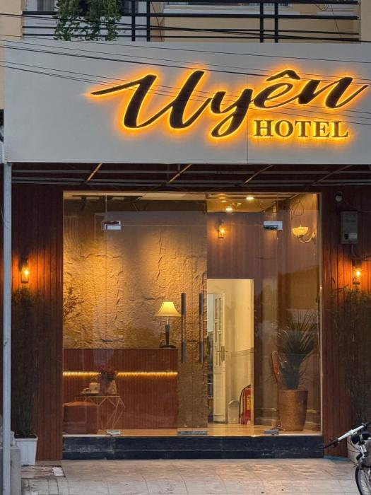 Uyên Hotel