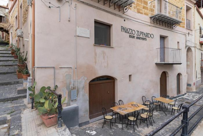 Palazzo Zuppardo Apartments