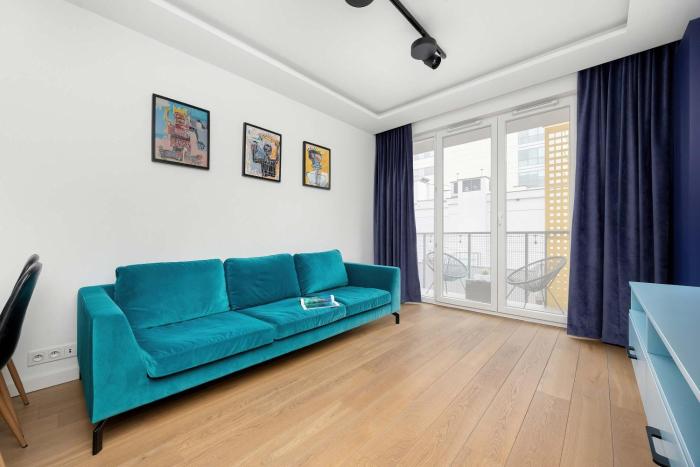 Modern Apartment with Two Parking Spaces near the Airport by Noclegi Renters