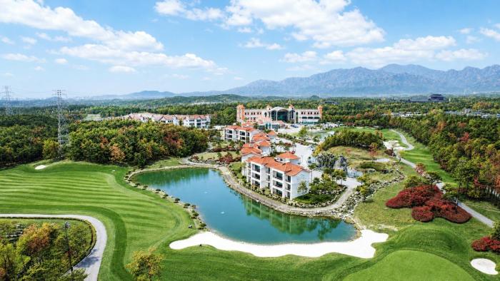Pine Ridge Resort