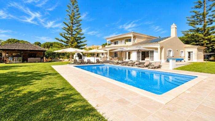 Villa Barklee in Vila Sol Villa with Private Pool and Golf Views by Cleverdetails