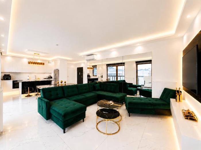 Karolkowa 28A - Luminous Apartment with Balcony by Renters Prestige