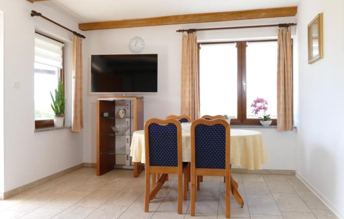 Apartma Pri Lipi