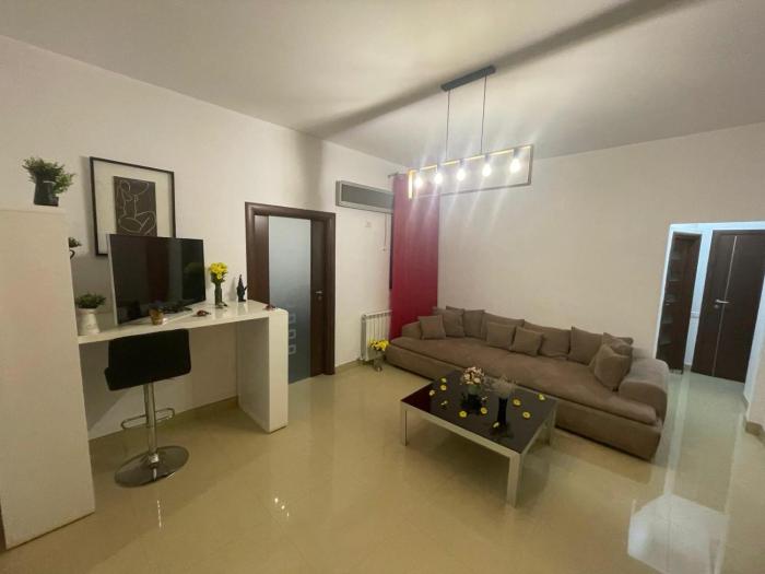 ultracentral apartment with 3 bdrm for up to 8 people