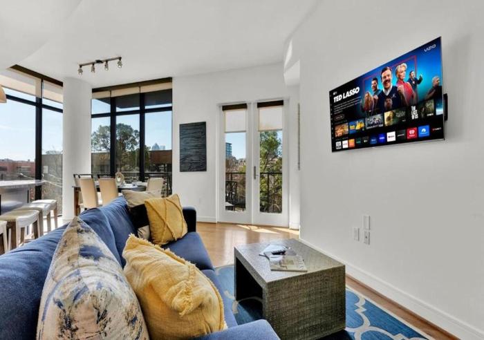 Uptown Dallas 3BR Rooftop, Pool, Gym, Parking