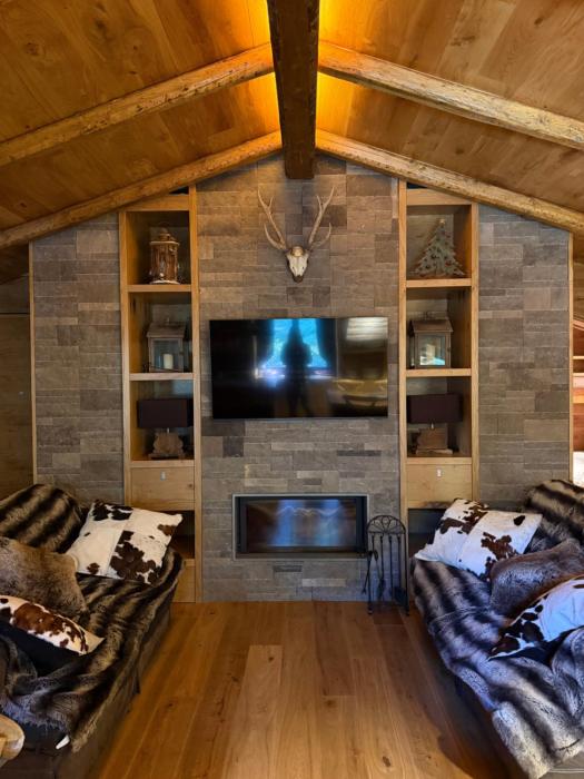 Leonville Luxury Apartment