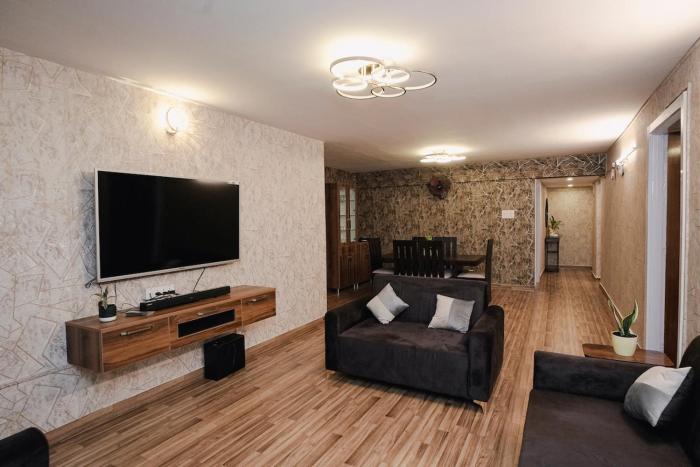 Chirada 208 3BR Prime Stay by UB City