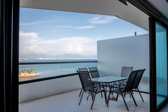 Oceanfront Condo in Bucerías with Two Ocean-View Terraces - Narval Norte