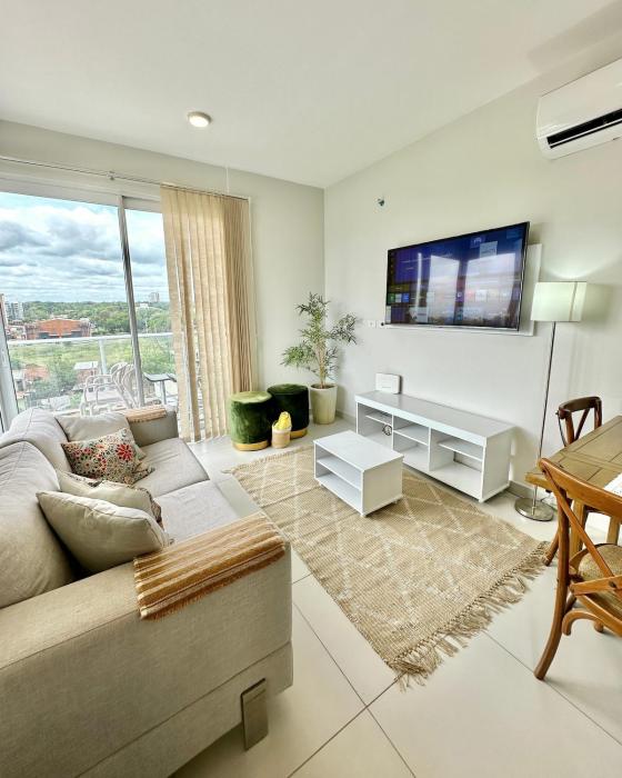 Departamento amplio y moderno - Balcón y parrilla