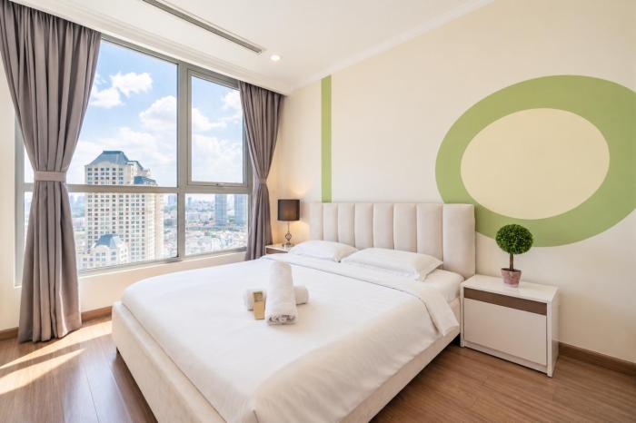 Beautiful High Floor 2BR at Landmark Plus with Daily Fresh Towels and Netflix TV