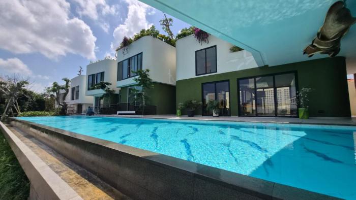 Bayang Gaia Villa