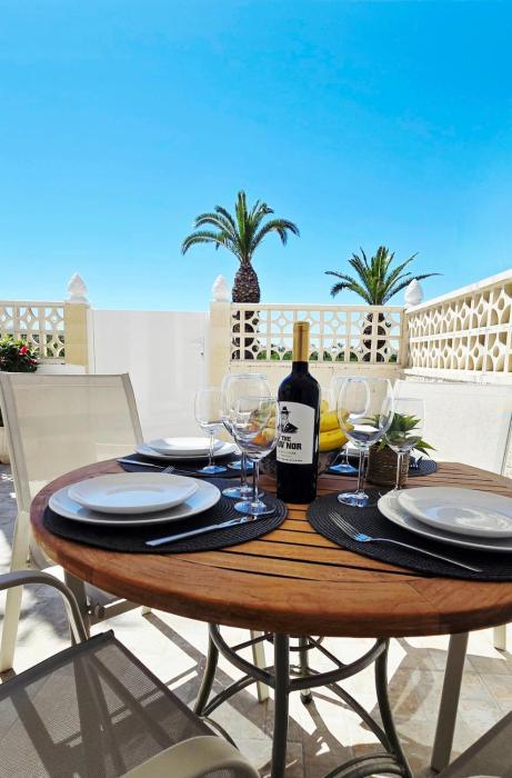 Stylish Bungalow with Huge Pool and Terrace