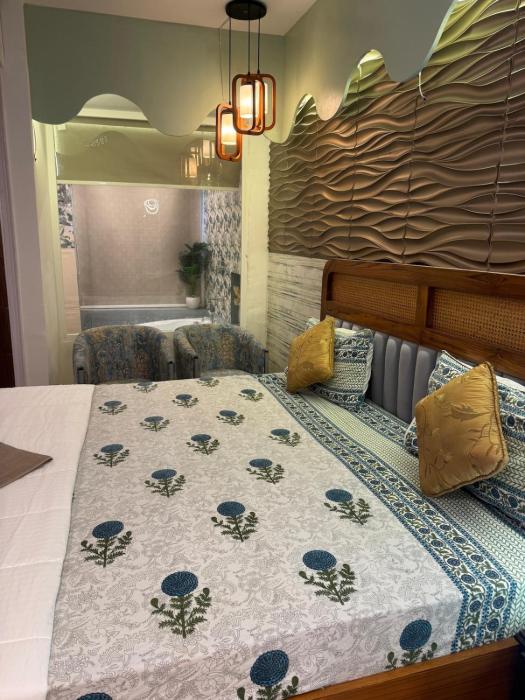 RentAbode- Luxe 2BHK with private jacuzzi Noida