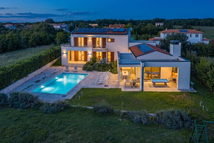 Villa Dora in Central Istria kids friendly with private pool and playground for 10 persons