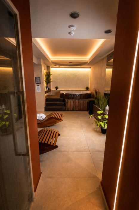 Hotel ARA - Dancing Club Restauracja Kameralne SPA ARA