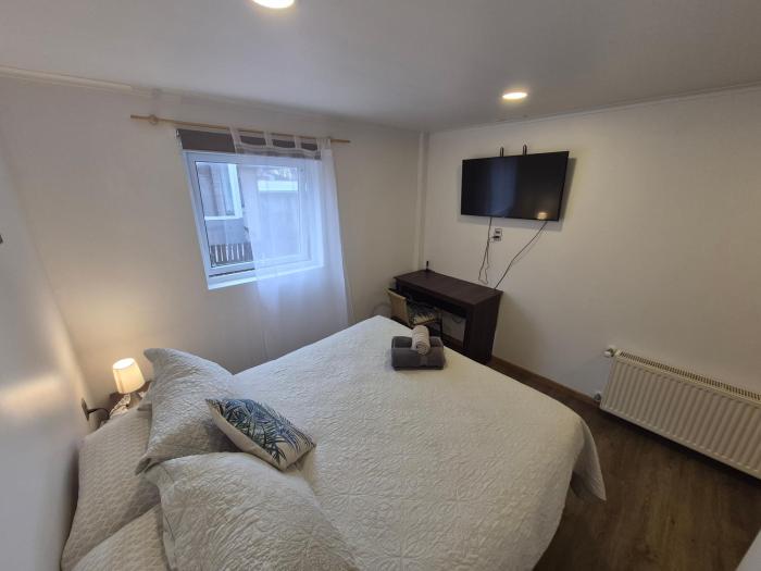 cama matrimonial con baño privado h1