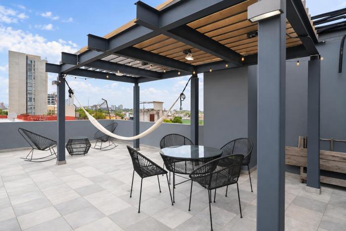 Terraza privada al skyline y 2 cajones, Americana