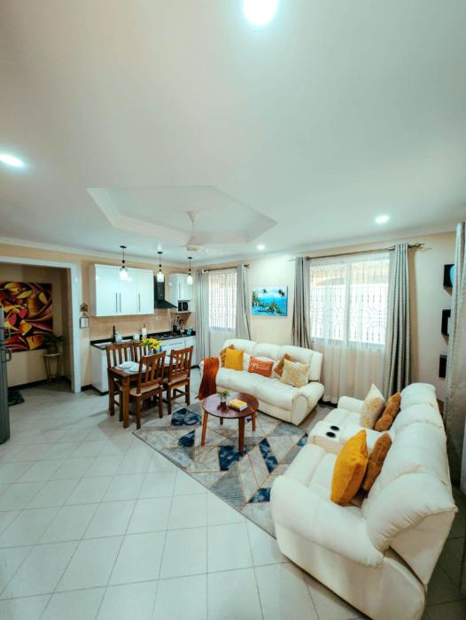 The Elegant | Spacious Apt | Near shopping