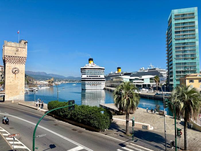 The Cruise View - Panoramic Suite AC & WiFi