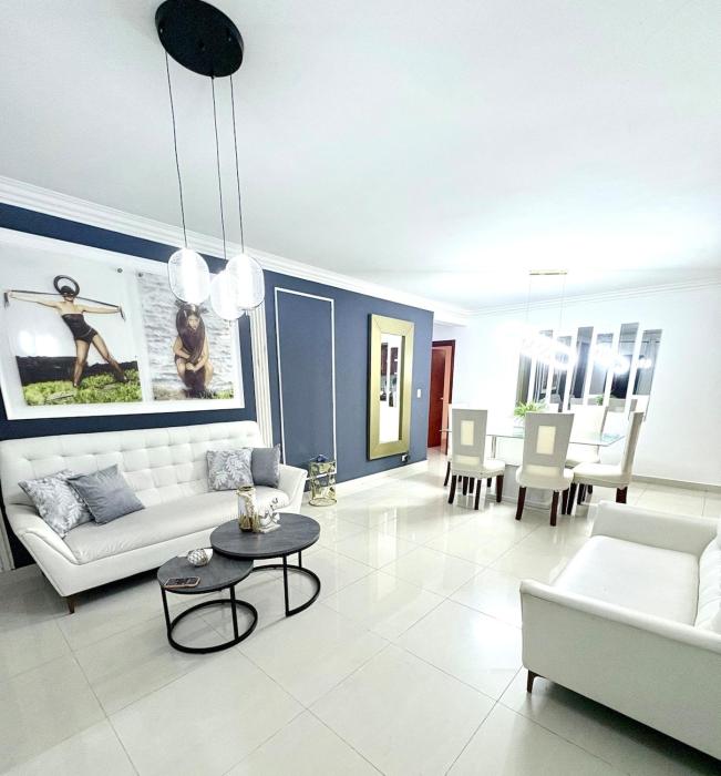 Spacious 3BR Near Airport, Ocean & Avenida España