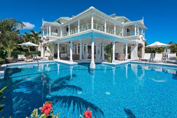 Oceanfront Paradise with Pool - Hectors House