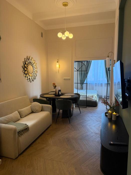 Złota Apartments Warsaw 65a - Parisian Style
