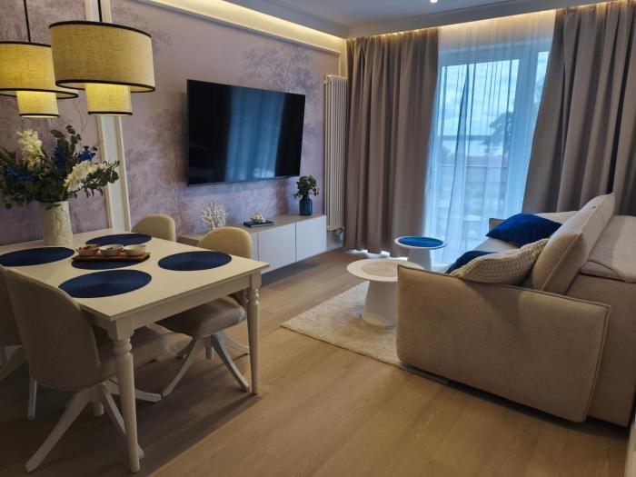 Azure Essence One - Premium Apartment