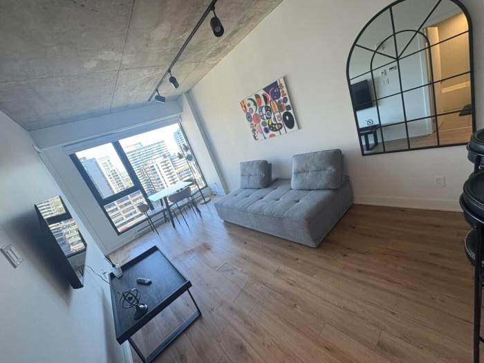 Chic 1BR Retreat in Griffintown - Old Port Nearby