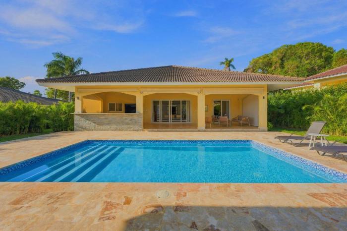4BR Caribbean Villa in Hispaniola