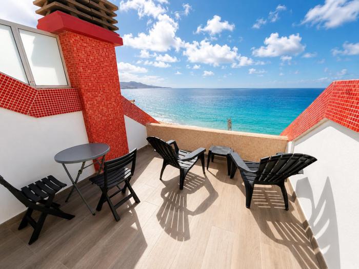 Modern Beachfront Studio with Balcony Views NEW