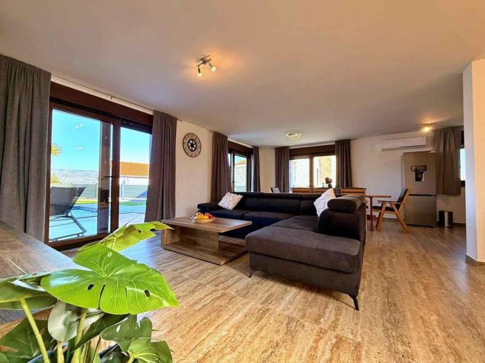 Villa with Pool in Hlapa-Insel Krk 55260