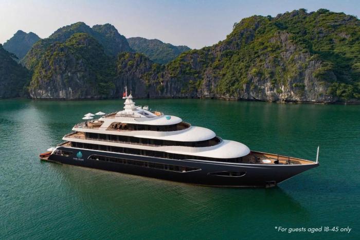 Oasis Bay Party Cruise - Ha Long Bay Tour