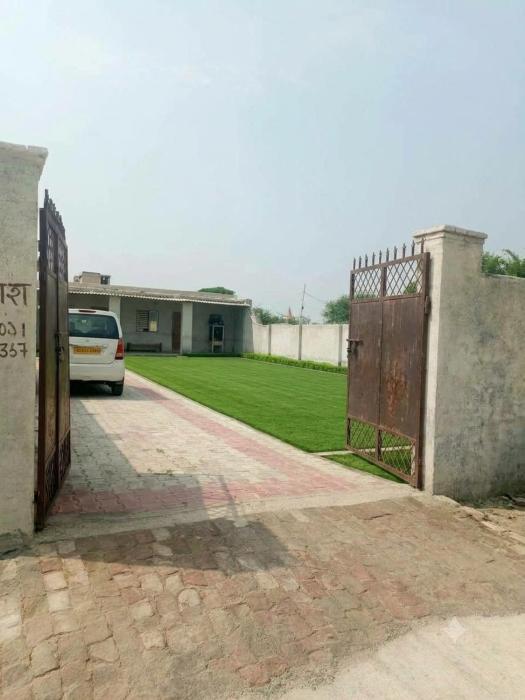Peaceful Getaway in Bahadurgarh 2-BHK House with Huge Open Lawn