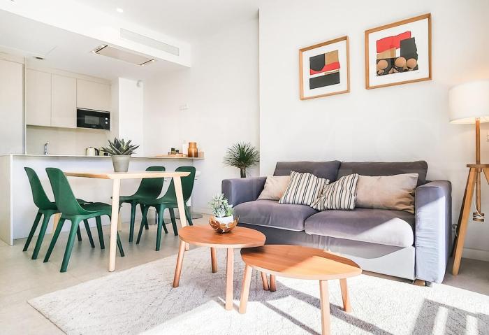 Beachside Apartment with Terrace and Pool REMS