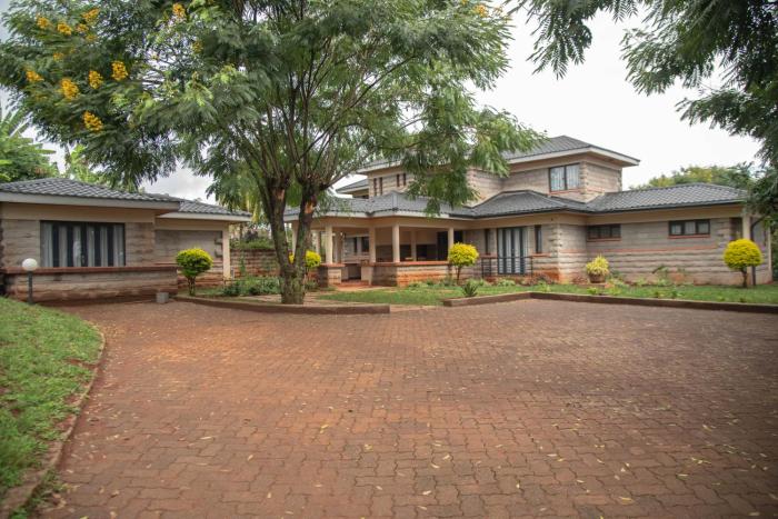 5BR Ensuite Mt Kenya view villa Nyeri with Guest Wing