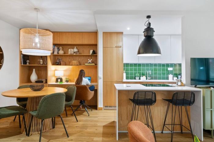 ANADIA Farmers Market Apartments