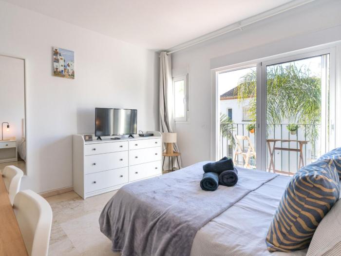 Apartment Paraíso Golden Mille- Estepona Studio by Interhome
