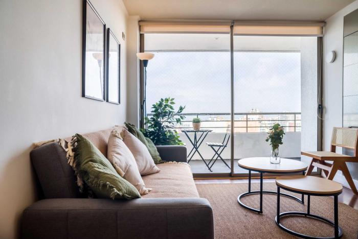 Apt in Las Condes with Pool and Private Balcony